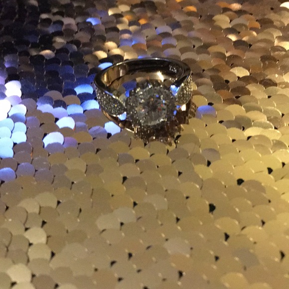 COPY - Sterling silver crystal engagement ring - Picture 4 of 4